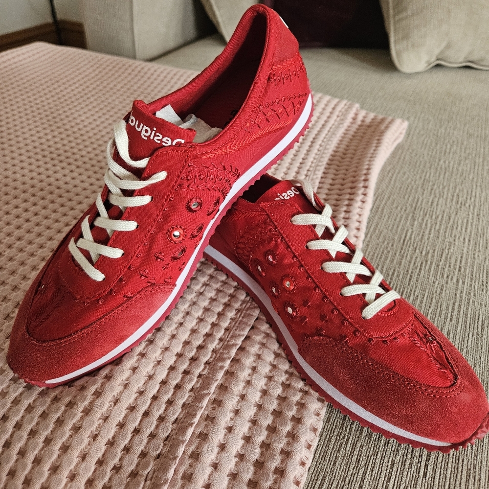 Desigual sneakers US size 9,Euro size  40 ,new ,without tag.